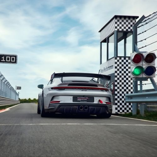 Porsche Experience: adrenalina e sportivit&agrave; allo stato puro