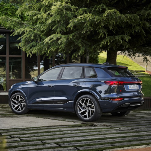 Nuova Audi Q6 e-tron
