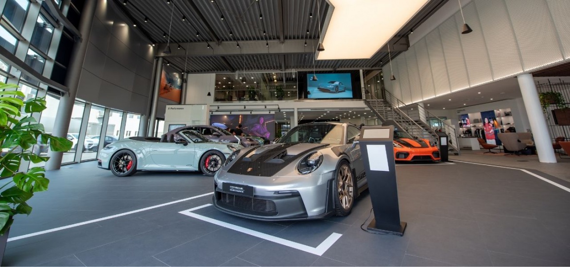 Inaugurato il nuovo Destination Porsche